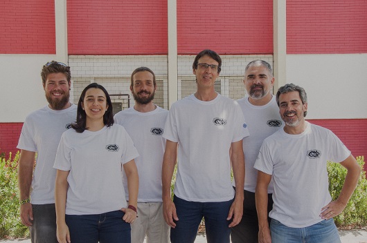 Equipe de pesquisadores posando para a foto (Foto: Ribamar Neto/UFC)